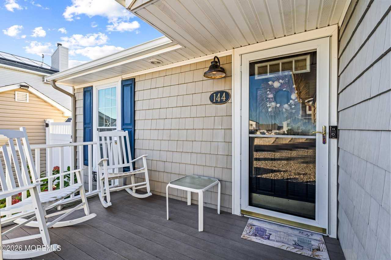 144 Peter Rd - Photo 5 of 46