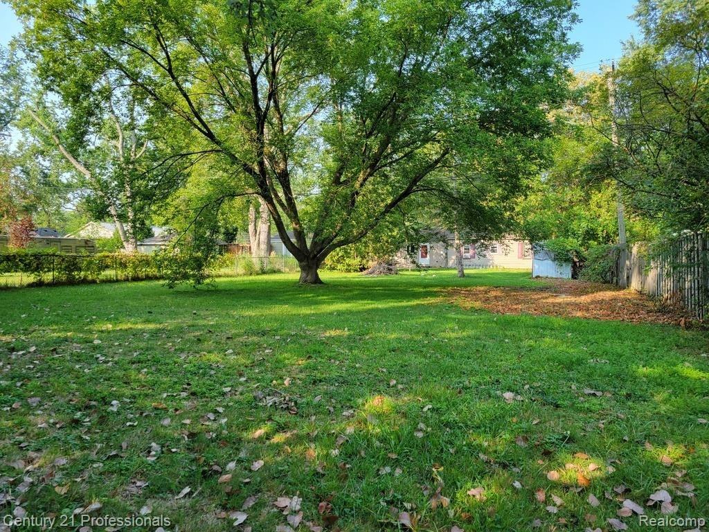 3225 Crooks Rd - Photo 3 of 24