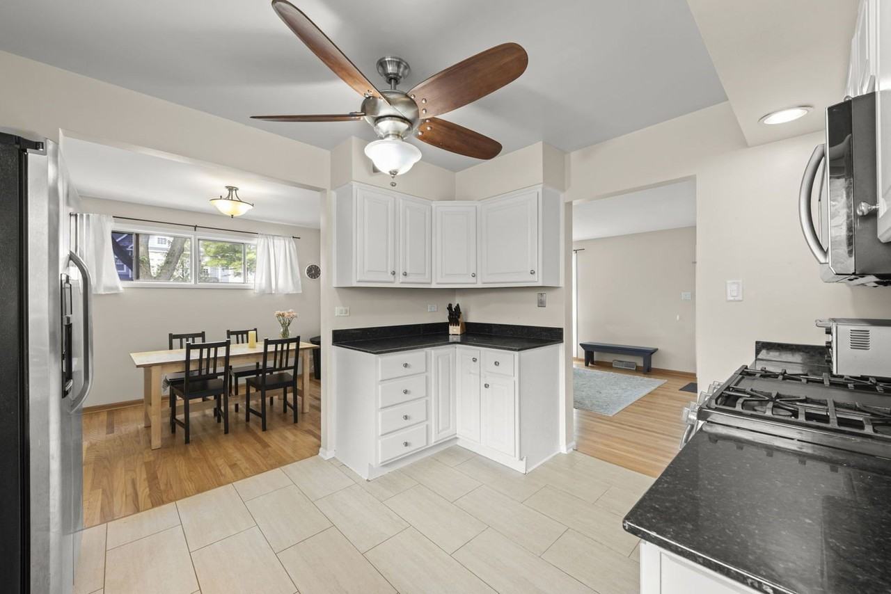221 S Linden Ave - Photo 5 of 18