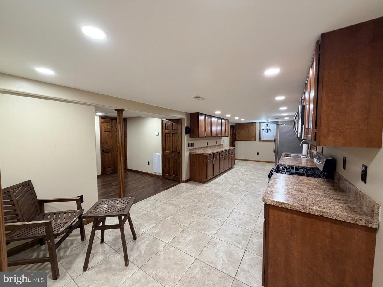 1105 Meander Dr - Photo 5 of 26