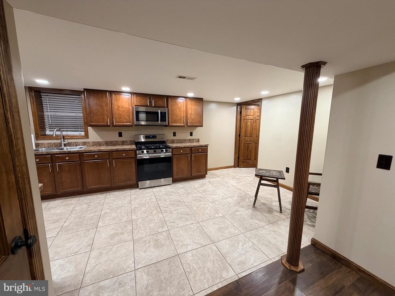 1105 Meander Dr - Photo 6 of 26