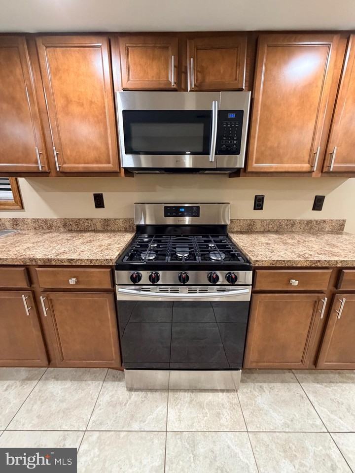 1105 Meander Dr - Photo 7 of 26