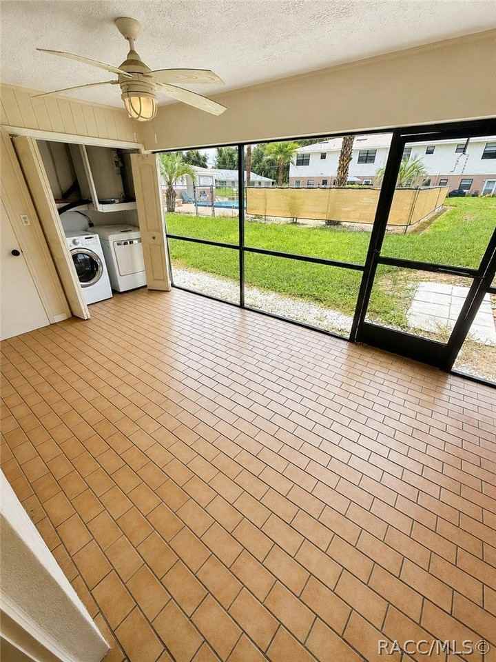 9476 W Green Bay Ln - Photo 2 of 16