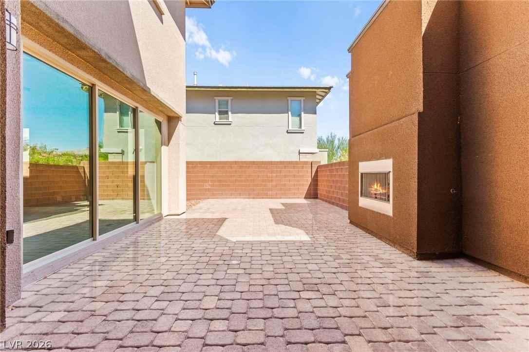10314 Apache Blue Ave - Photo 7 of 50