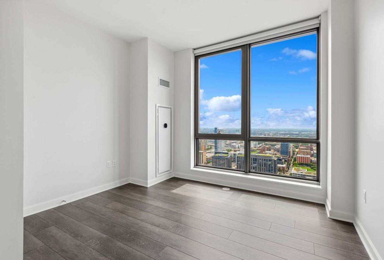 164 N Peoria St #3605 - Photo 5 of 10