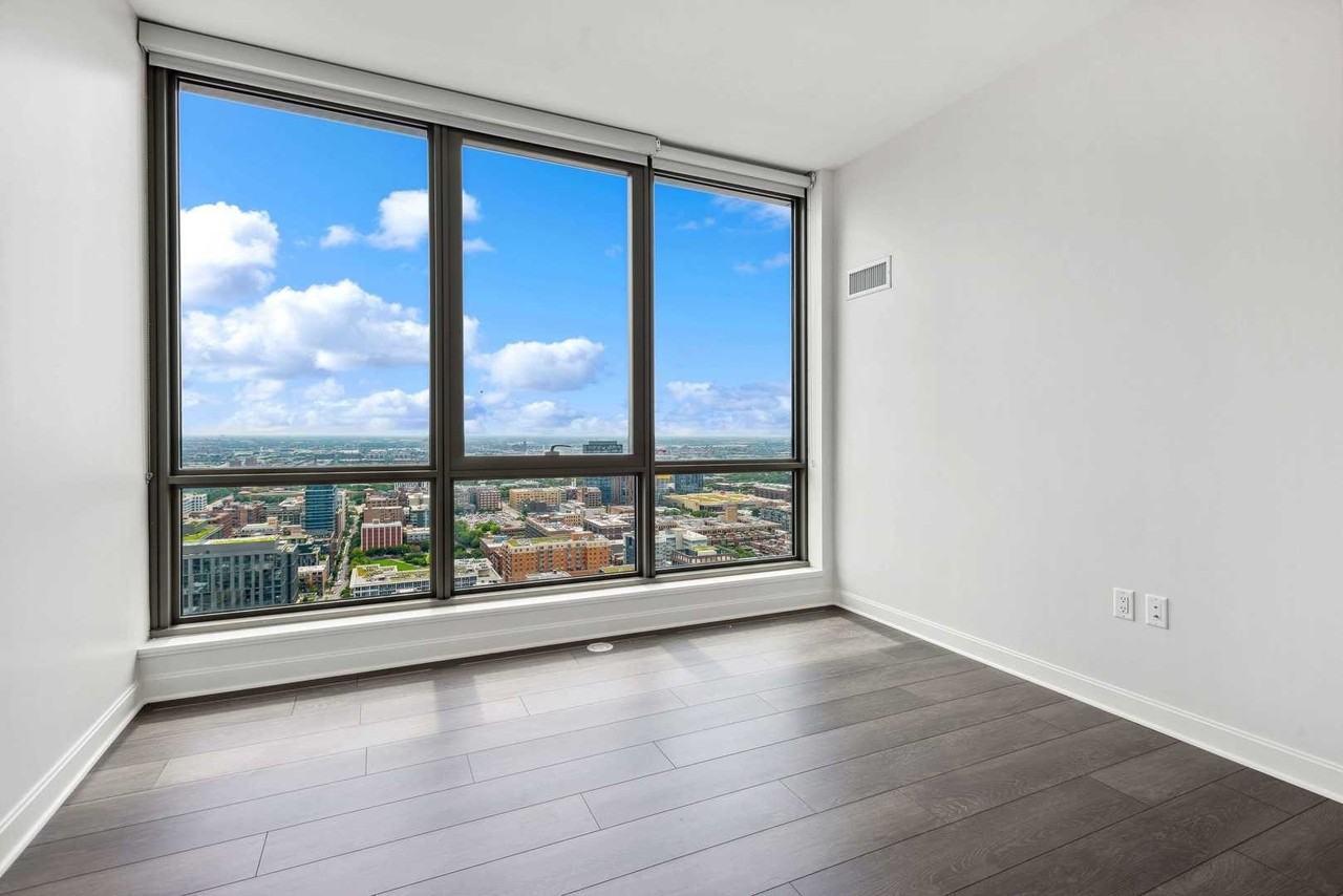 164 N Peoria St #3605 - Photo 6 of 10