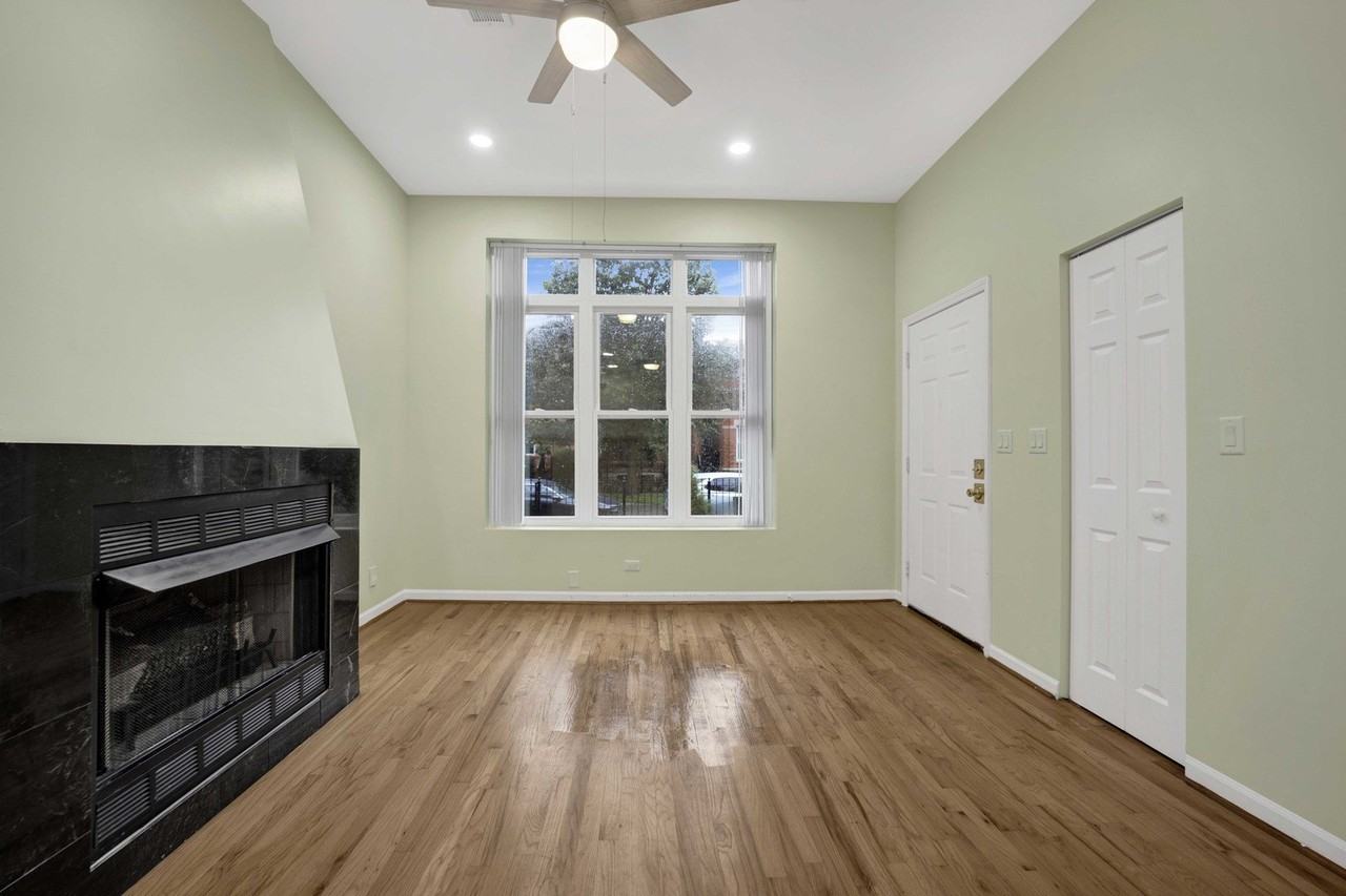 1329 N Oakley Blvd #1 - Photo 3 of 17