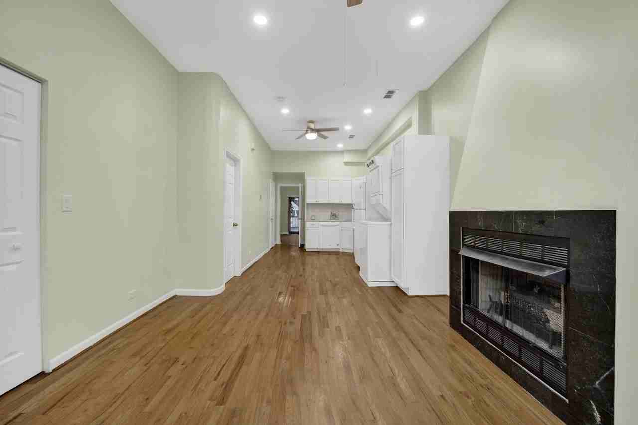 1329 N Oakley Blvd #1 - Photo 6 of 17