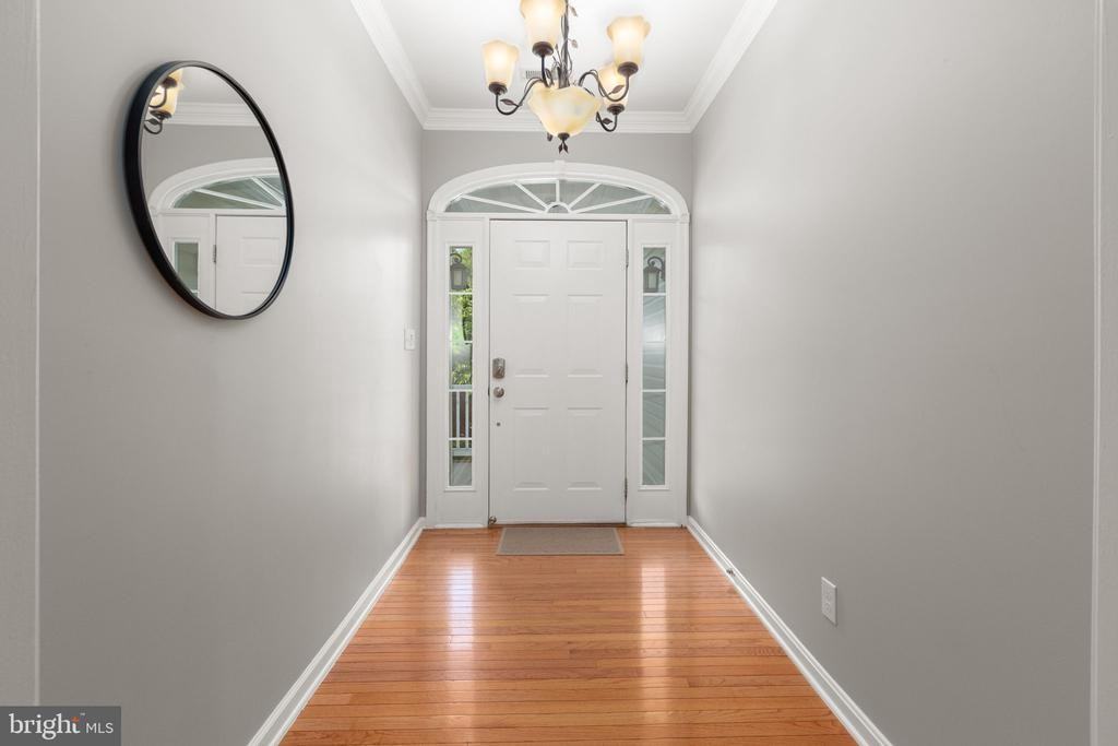 4210 Stonehaven Way - Photo 3 of 27