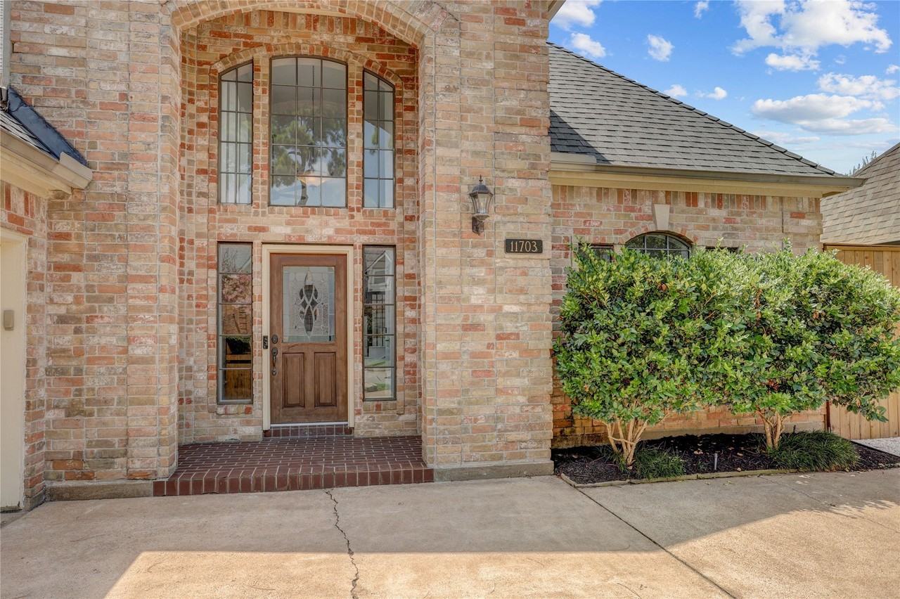 11703 Wickhollow Ln - Photo 3 of 34