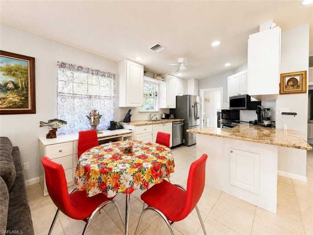 4907 Lasqueti Way - Photo 3 of 8