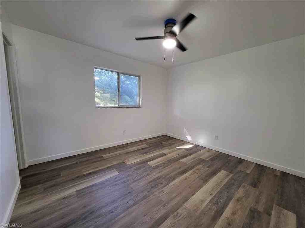 6143 Hester Ave - Photo 4 of 11