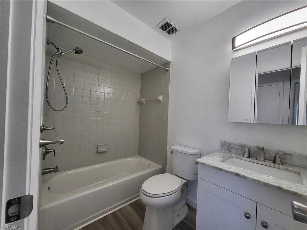 6143 Hester Ave - Photo 5 of 11