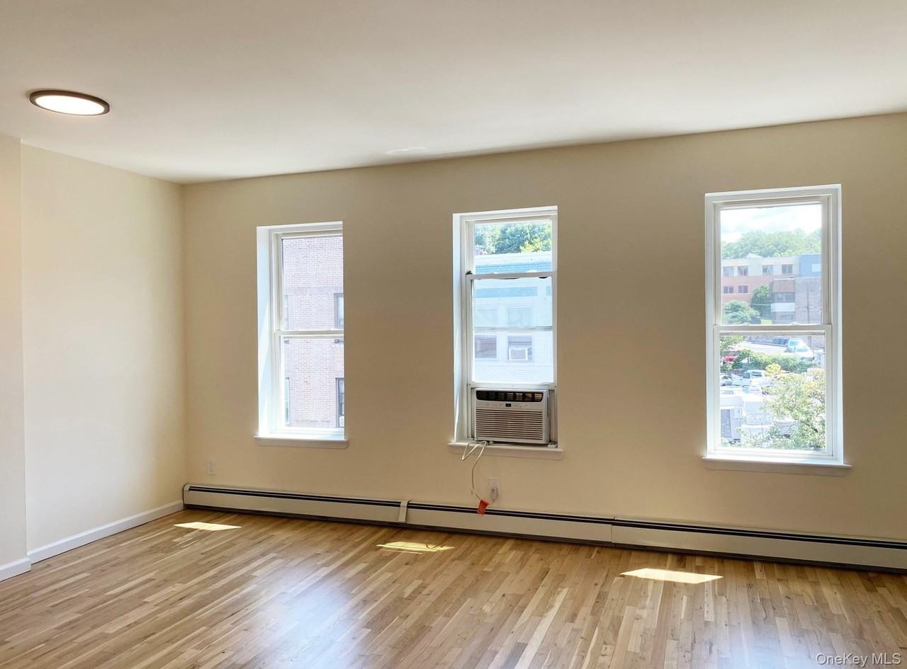 537 Warburton Ave - Photo 5 of 12