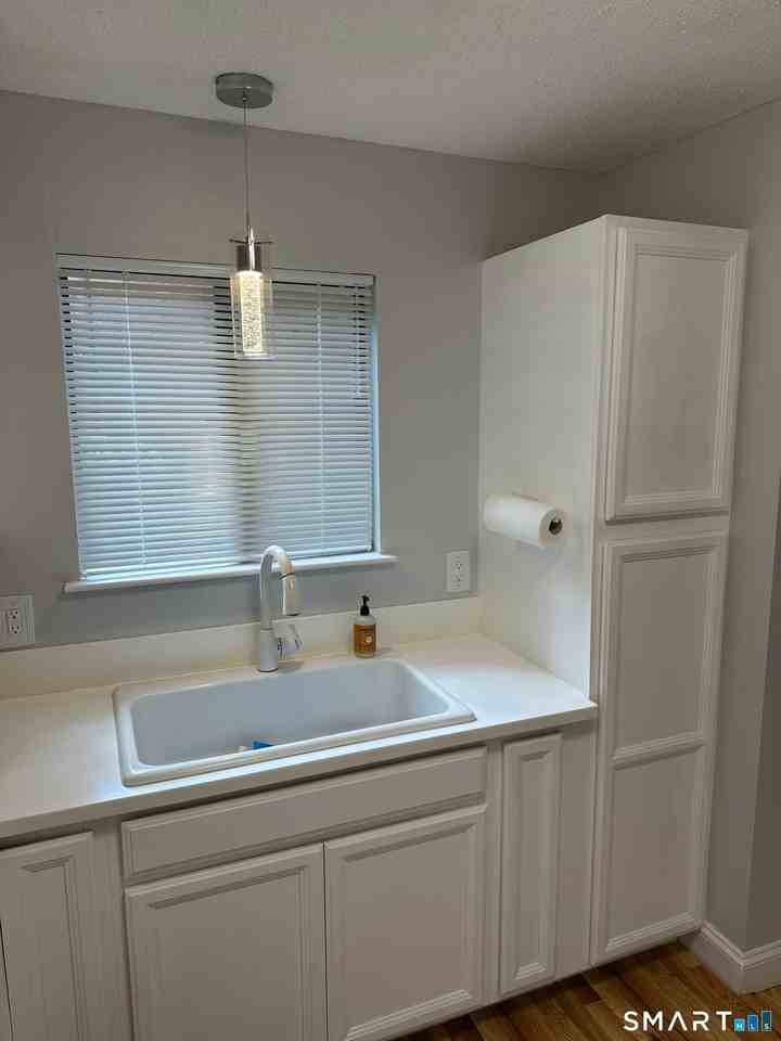 550 Darling St - Photo 5 of 19