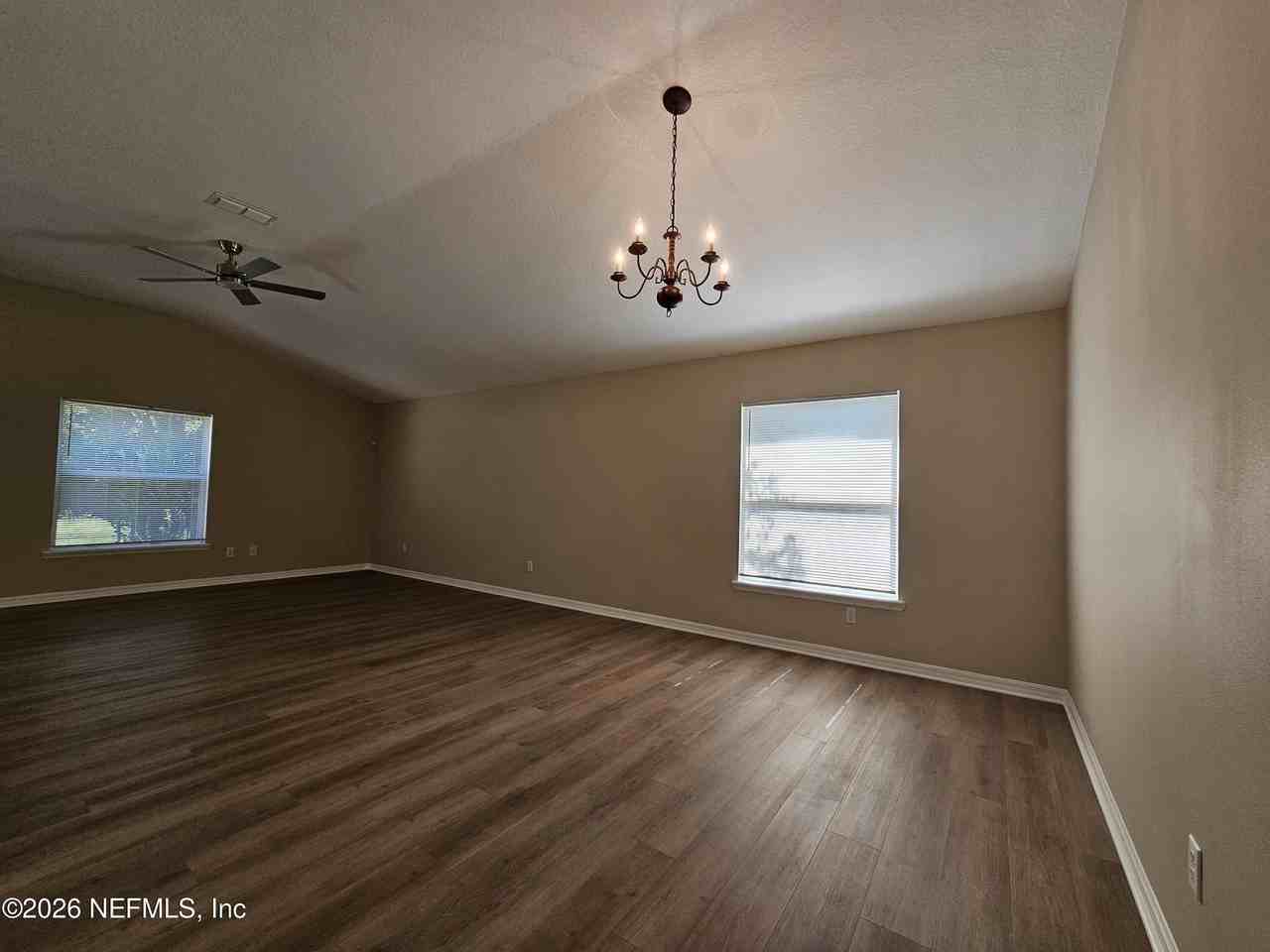 1616 Austin Ln - Photo 4 of 18