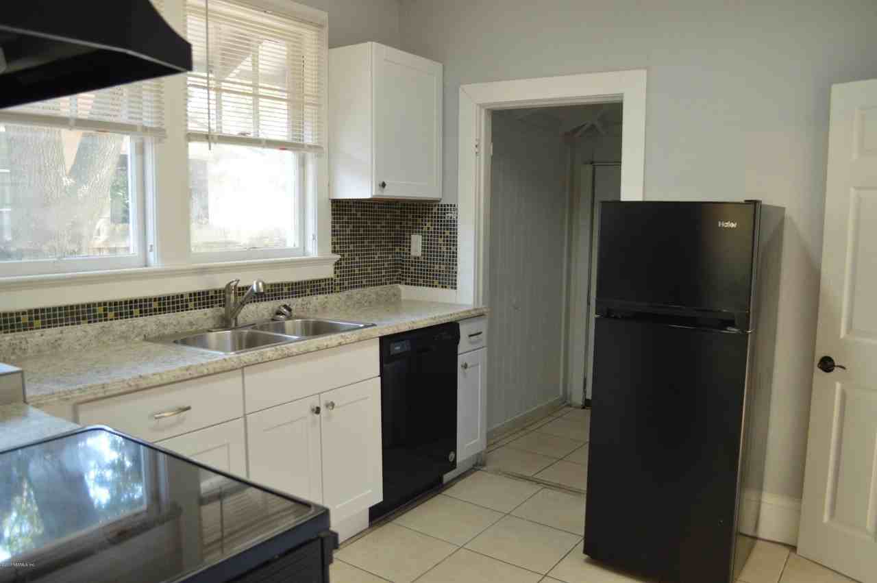 2536 Phyllis St - Photo 7 of 27