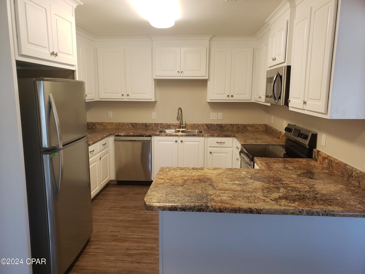 301 Minnesota Ave - Photo 7 of 28