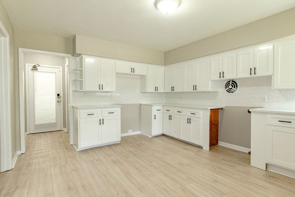 511 Pinehill Rd #1 - Photo 3 of 26