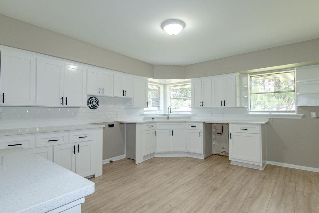 511 Pinehill Rd #1 - Photo 4 of 26