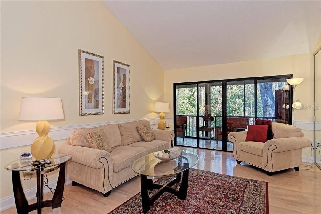 1677 Brookhouse Cir - Photo 4 of 29