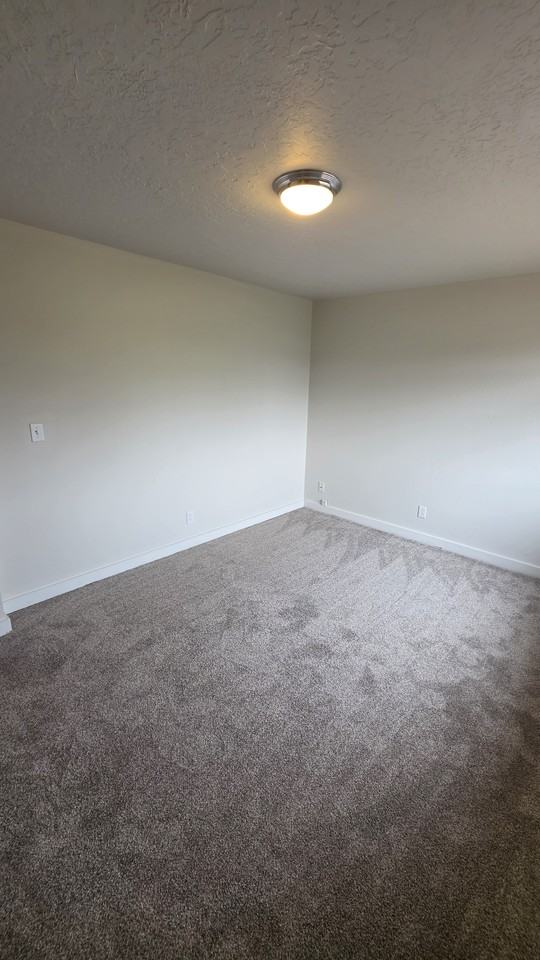 665 Brookside Ct #1 - Photo 4 of 10