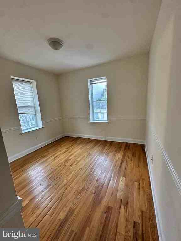 2258 N Park Ave - Photo 5 of 13