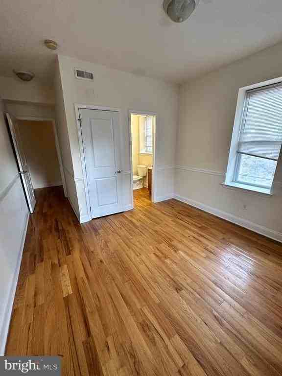 2258 N Park Ave - Photo 6 of 13