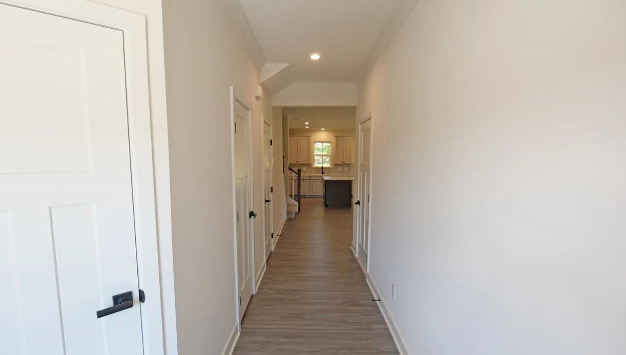 4 Connaught Ct #0 - Photo 4 of 21