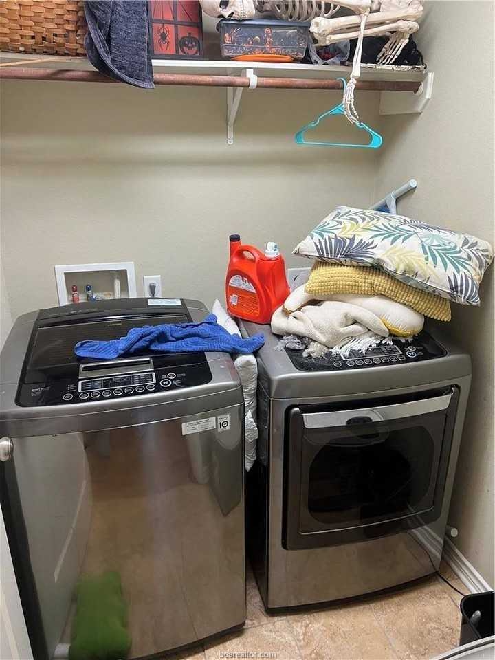 2810 Silver Oak Dr - Photo 5 of 13