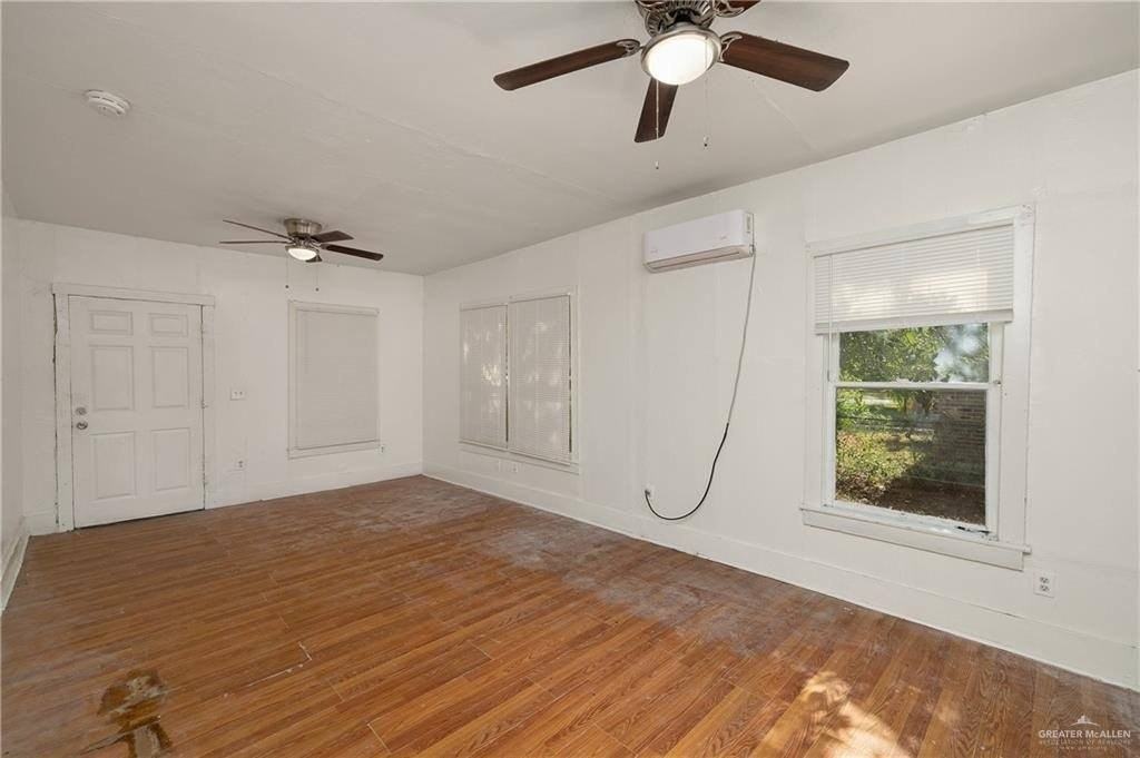 221 W 14th St - Photo 5 of 15