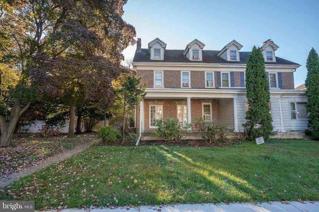 709 E 20th St - Photo 3 of 50