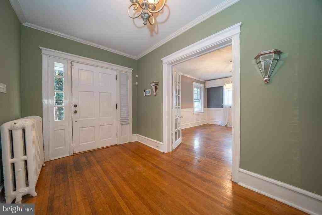 709 E 20th St - Photo 6 of 50