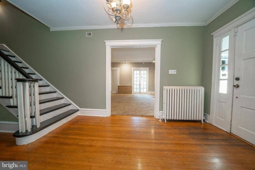 709 E 20th St - Photo 7 of 50