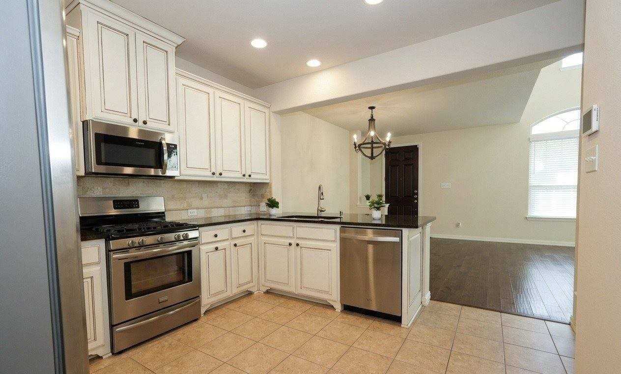3911 Cascade Sky Dr - Photo 3 of 12