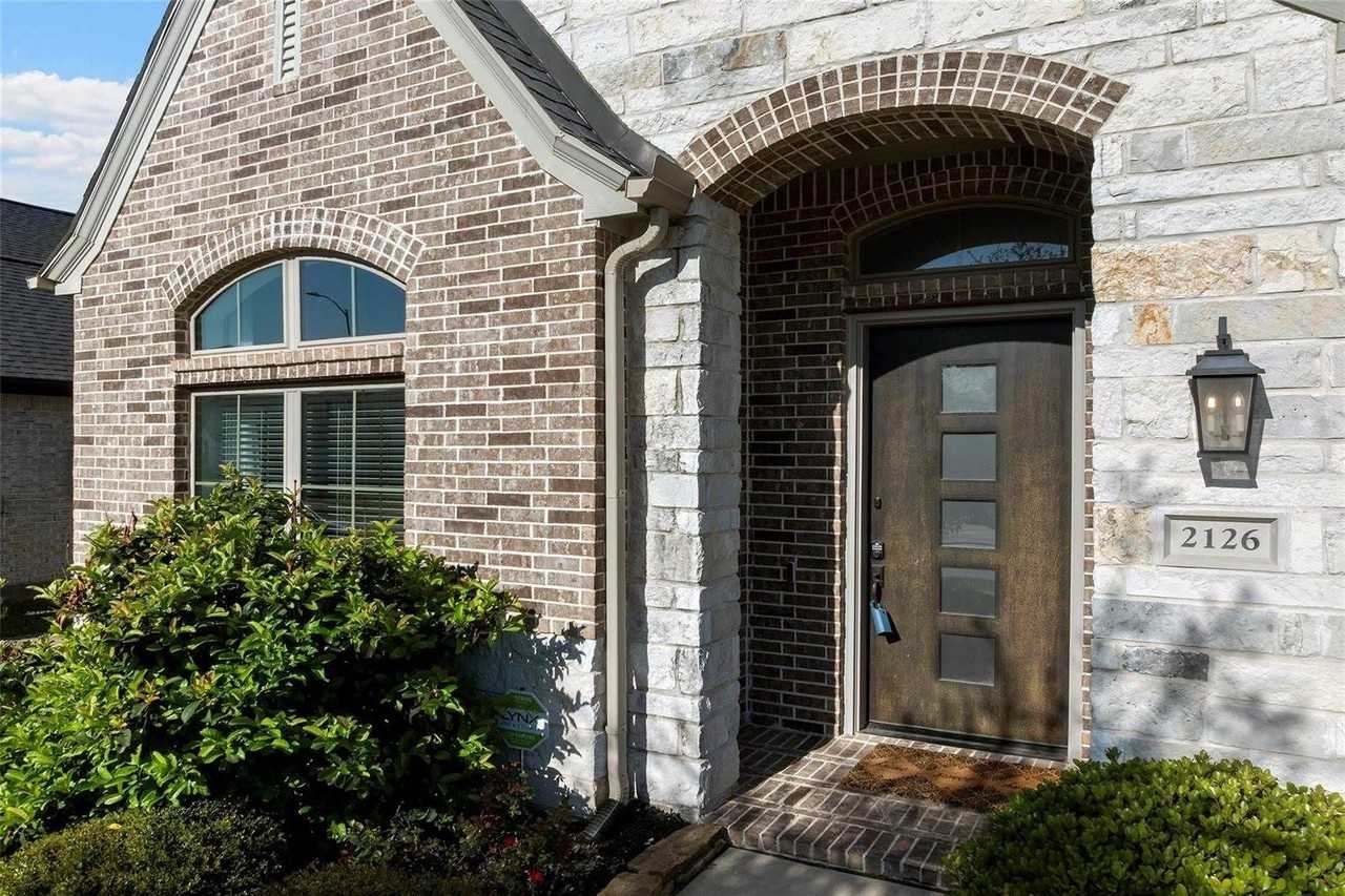 2126 Partridgeberry Ln - Photo 2 of 40