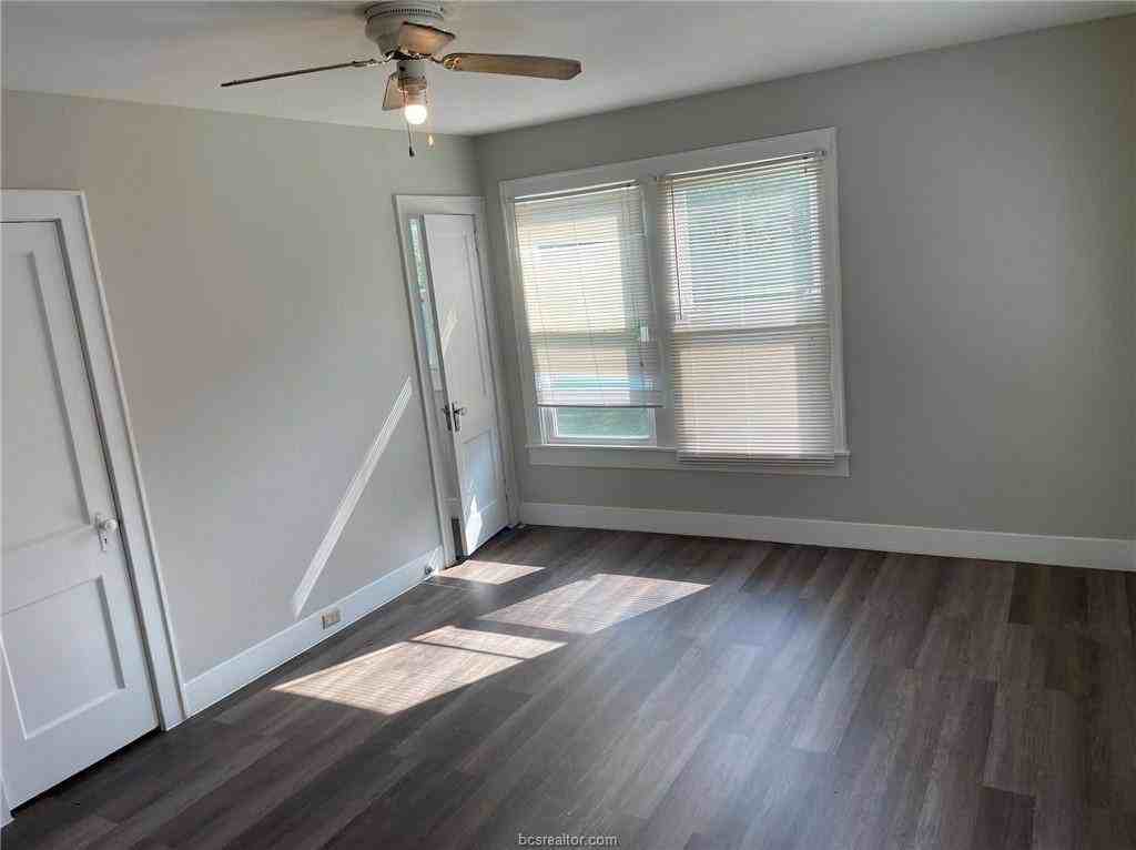 803 E Mcalpine St - Photo 6 of 7
