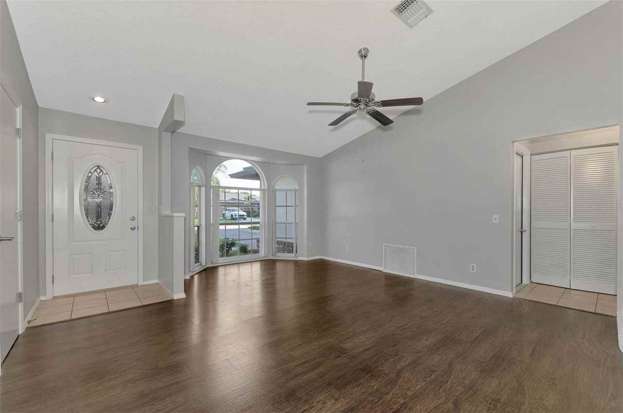 3026 Grafton St - Photo 6 of 32