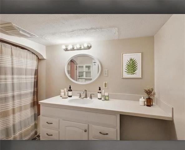2320 Chartres St #B - Photo 5 of 8