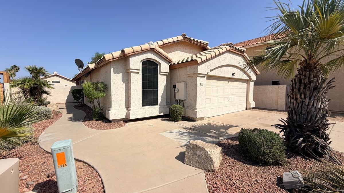 1381 S Yucca Pl - Photo 2 of 26