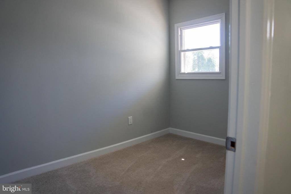 1009 Main St #2 - Photo 3 of 14