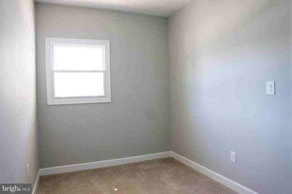 1009 Main St #2 - Photo 4 of 14