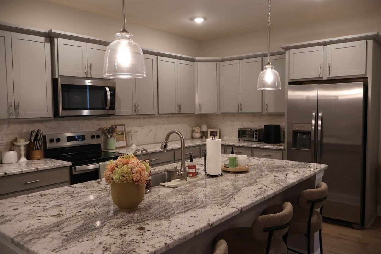 9659 Fox Gap Ln - Photo 3 of 15