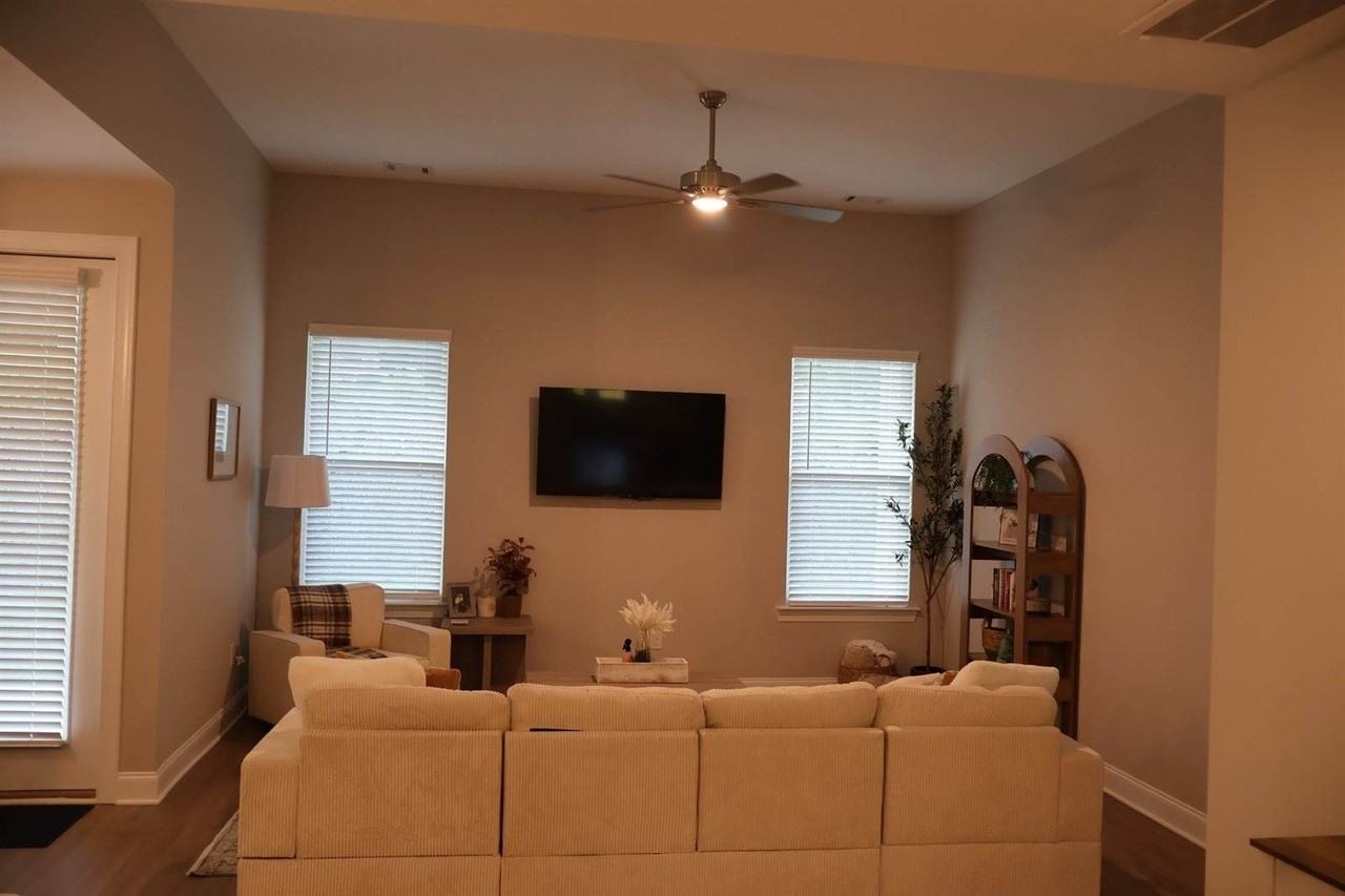 9659 Fox Gap Ln - Photo 6 of 15