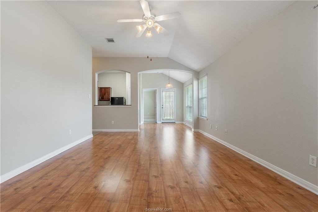 1033 Fallbrook Loop - Photo 5 of 16