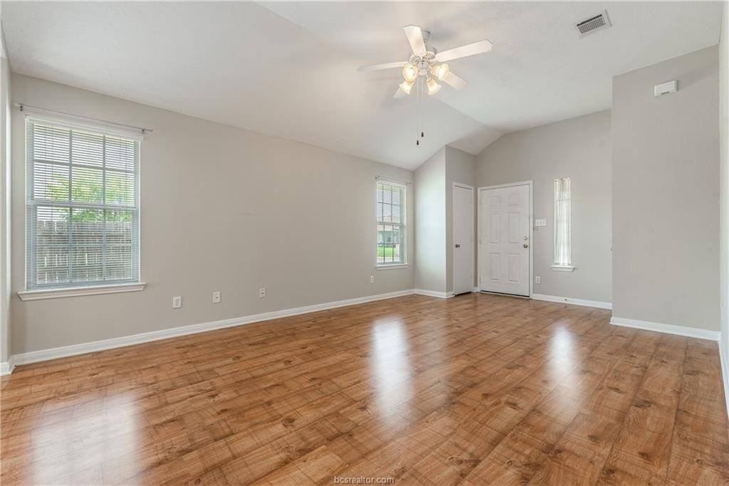 1033 Fallbrook Loop - Photo 6 of 16