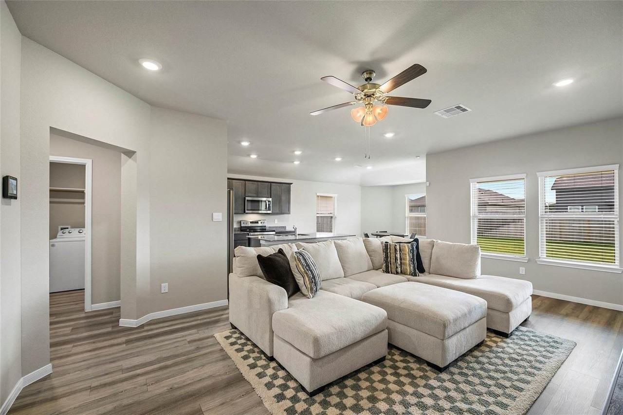 5333 Samuel Run - Photo 4 of 30