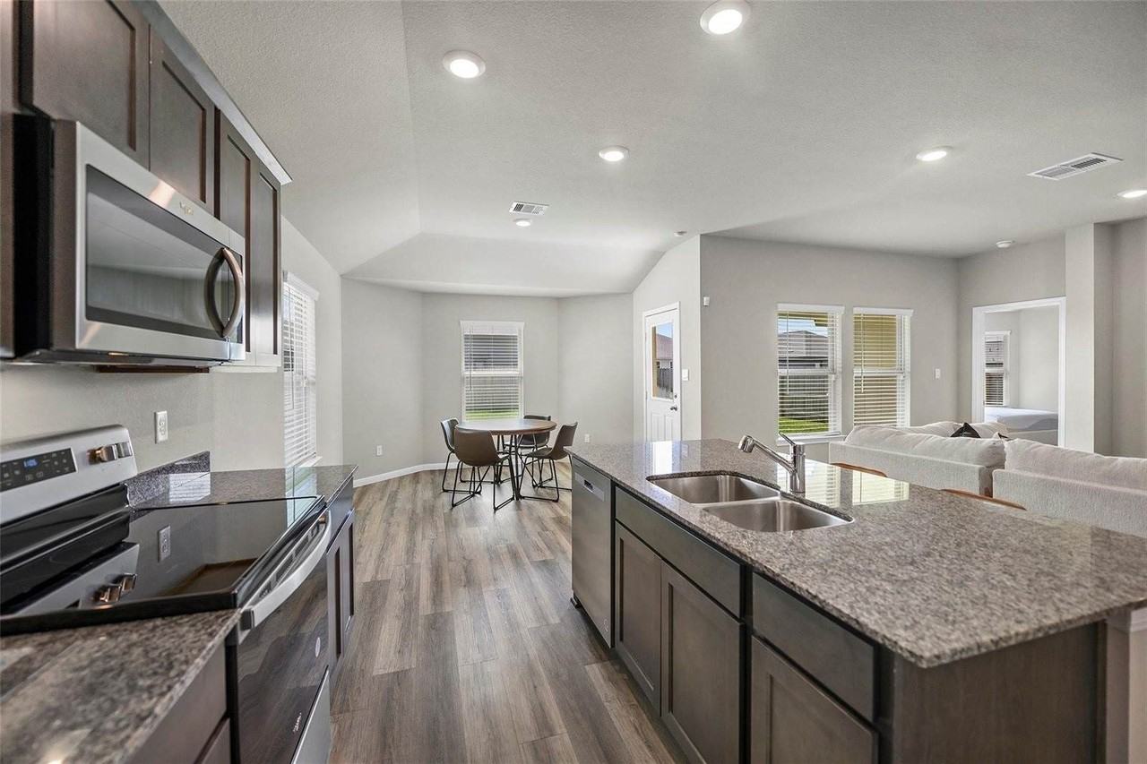 5333 Samuel Run - Photo 5 of 30