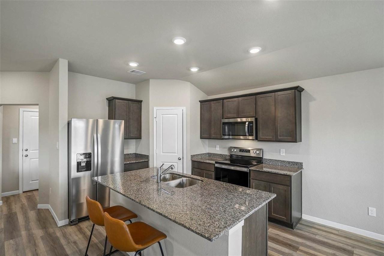 5333 Samuel Run - Photo 6 of 30