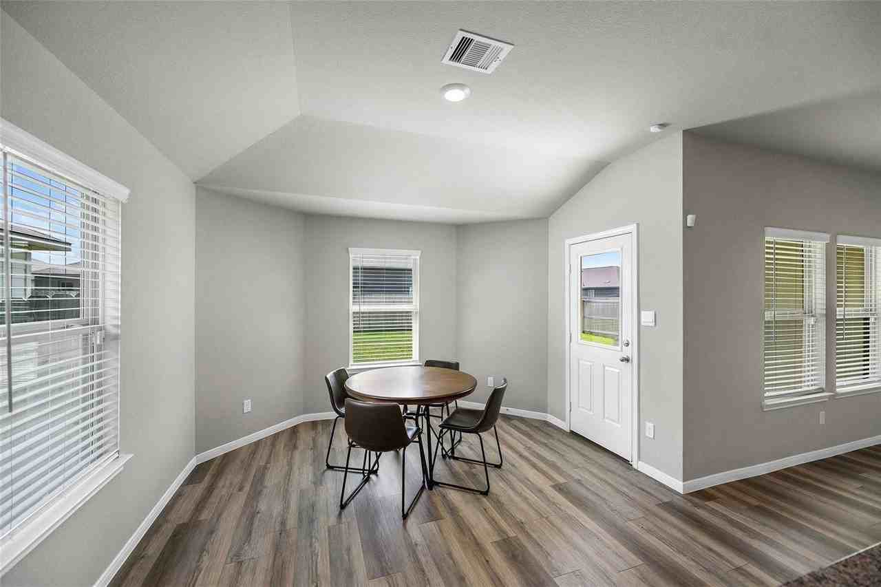 5333 Samuel Run - Photo 7 of 30